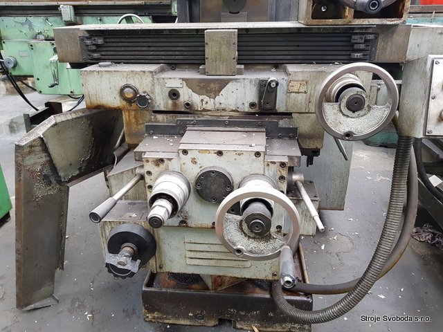 Frézka konzolová FU 25 (2941 vymenit-Frezka konzolova FU 25 (2). Frézka konzolová FU 25 (2).jpg)